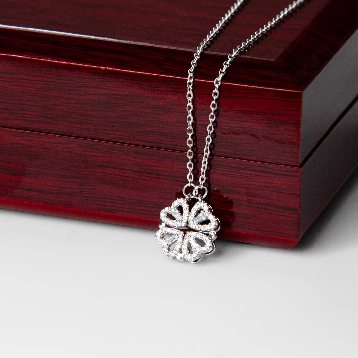 A Beautiful 2-in-1 Lucky Clover, Magnetic Hearts Necklace Gift